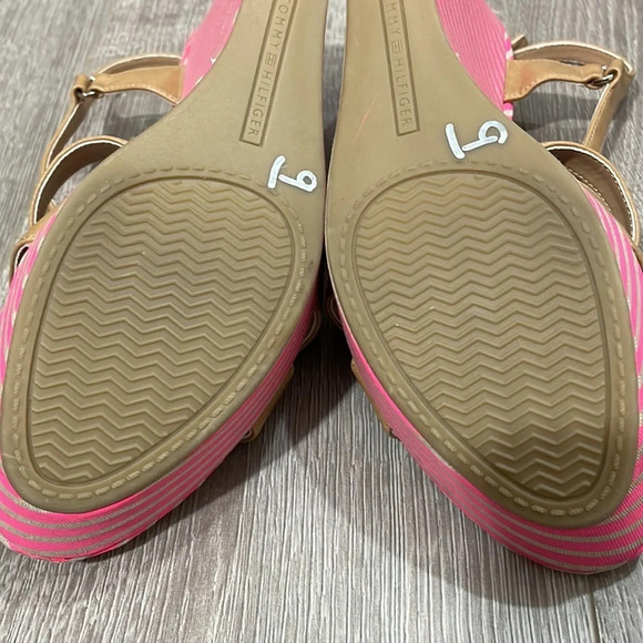 New Tommy Hilfiger Justina Wedge Sandal Ambra & Hot Fuchsia Stripe 10M - Picture 11 of 16